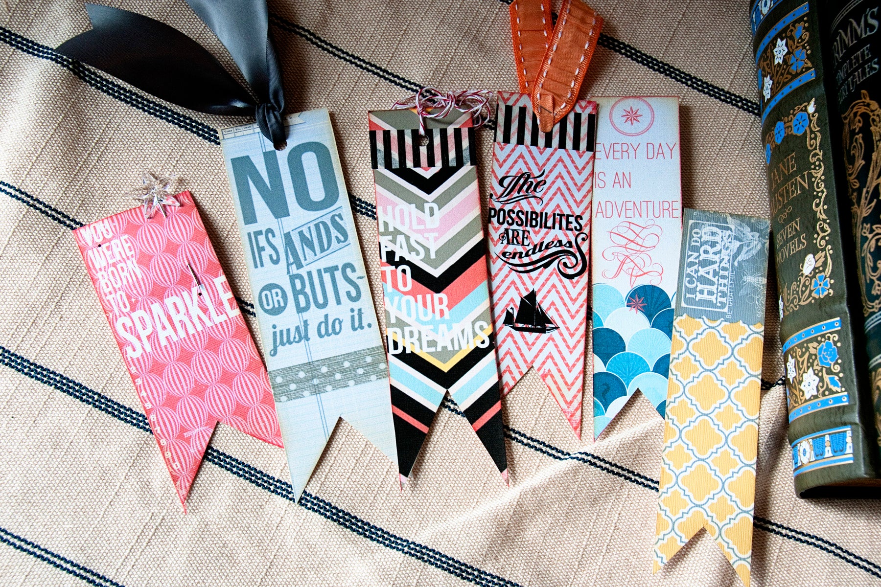 How To Make a Paper BookMarks?
